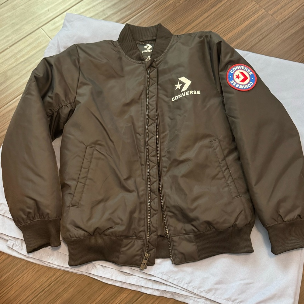 Boys Converse puff jacket size
Medium 10-12
Like new condition 
Outerwear